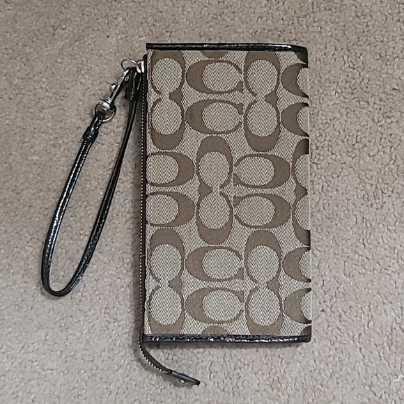 ❤️Coach Wristlet Signature Canvas Brown Tan🔥 - Picture 3 of 11